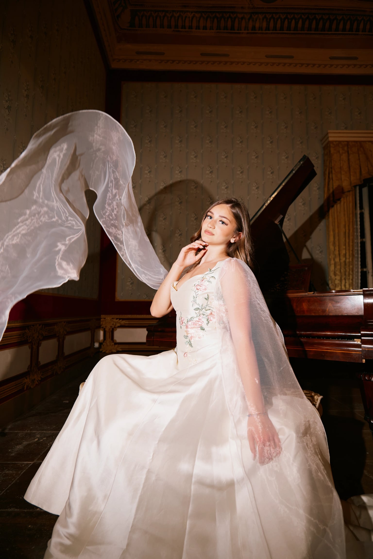 Baroque Fashion Shooting - Image 9