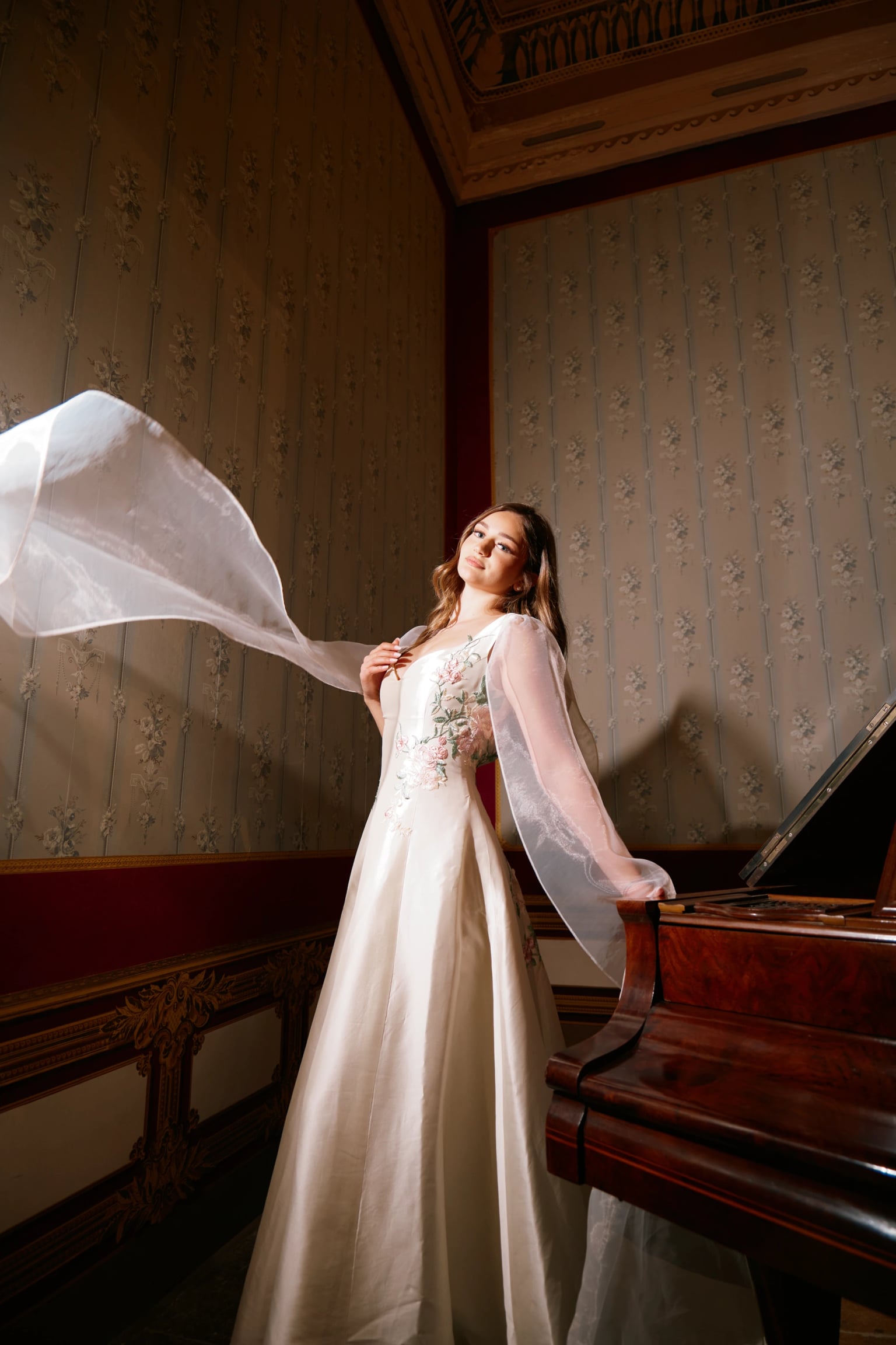Baroque Fashion Shooting - Image 11