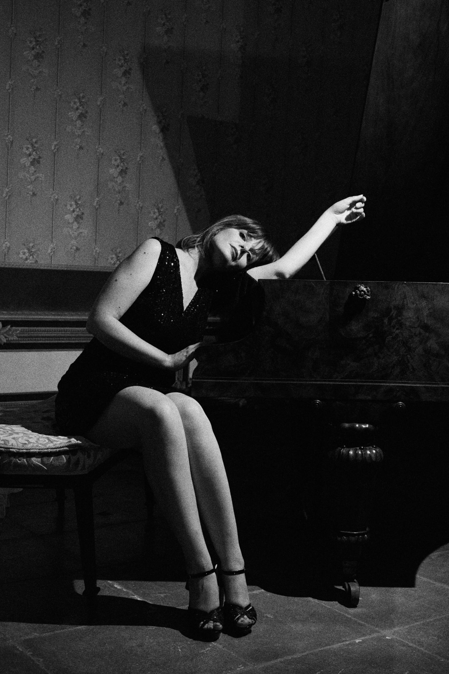 Baroque Fashion Shooting - Image 18